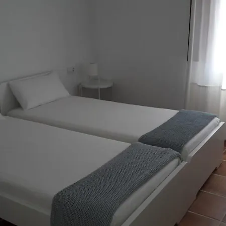 Moderna Casa De Pueblo En El Casco Viejo De *